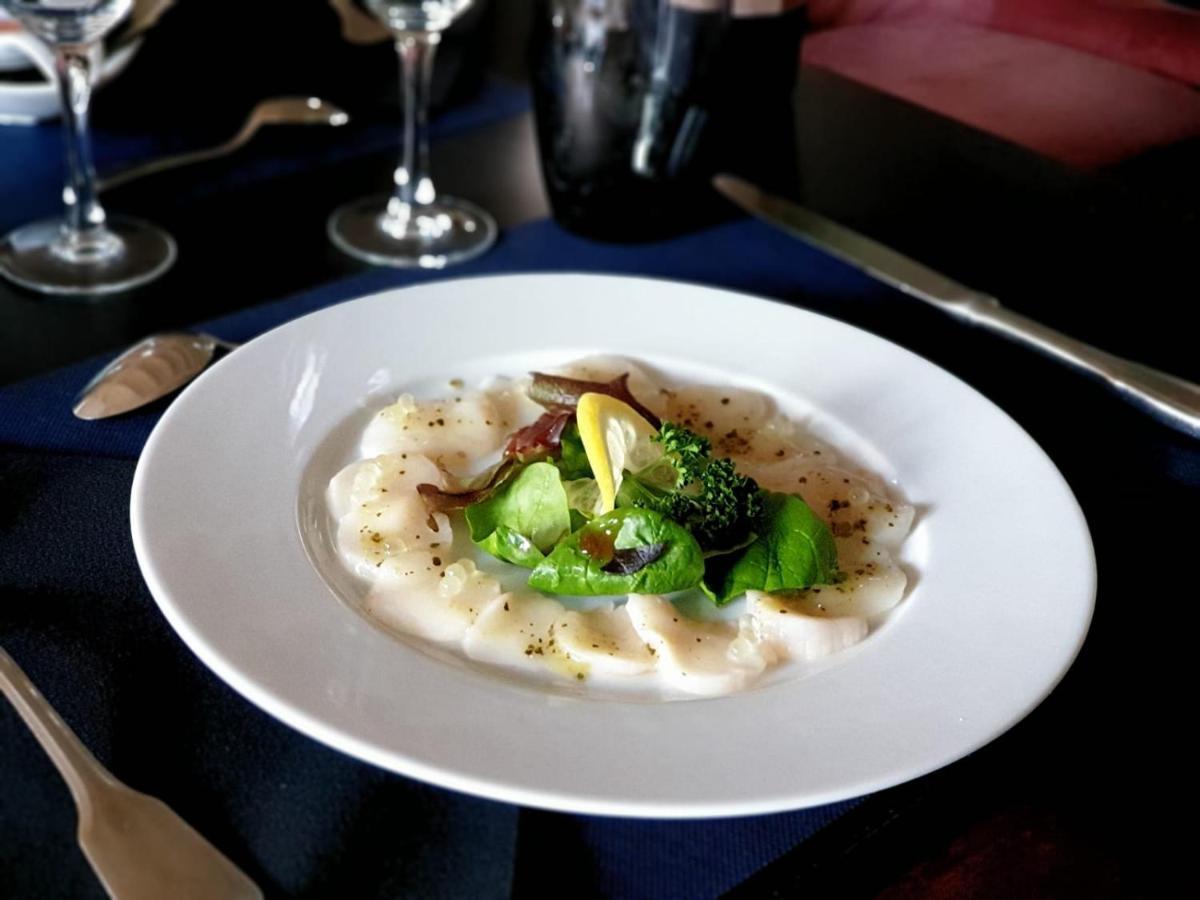 Hotel Restaurant L'Epicurien แวโลญส์ ภายนอก รูปภาพ