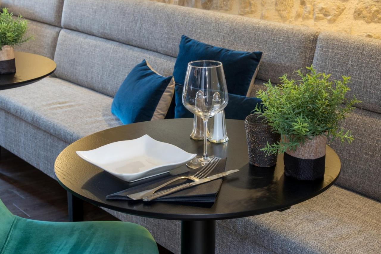Hotel Restaurant L'Epicurien แวโลญส์ ภายนอก รูปภาพ